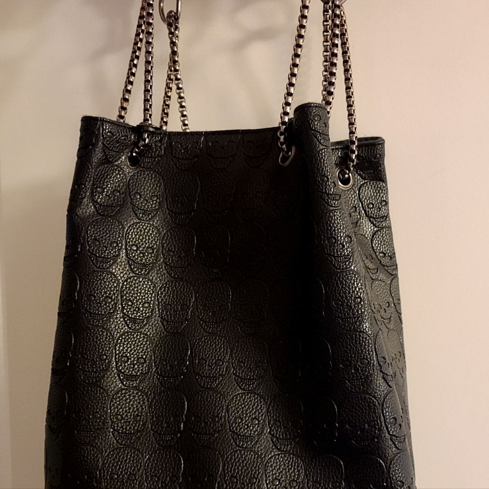 Super Cute Skull Embossed Black Bucket Bag With Chain Straps!